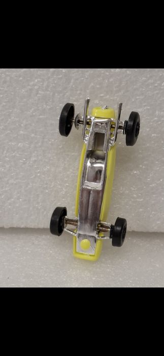 Autko wyścigówka z kierowcą prl