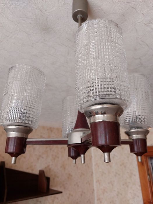 Продам чешскую люстру 1970 года