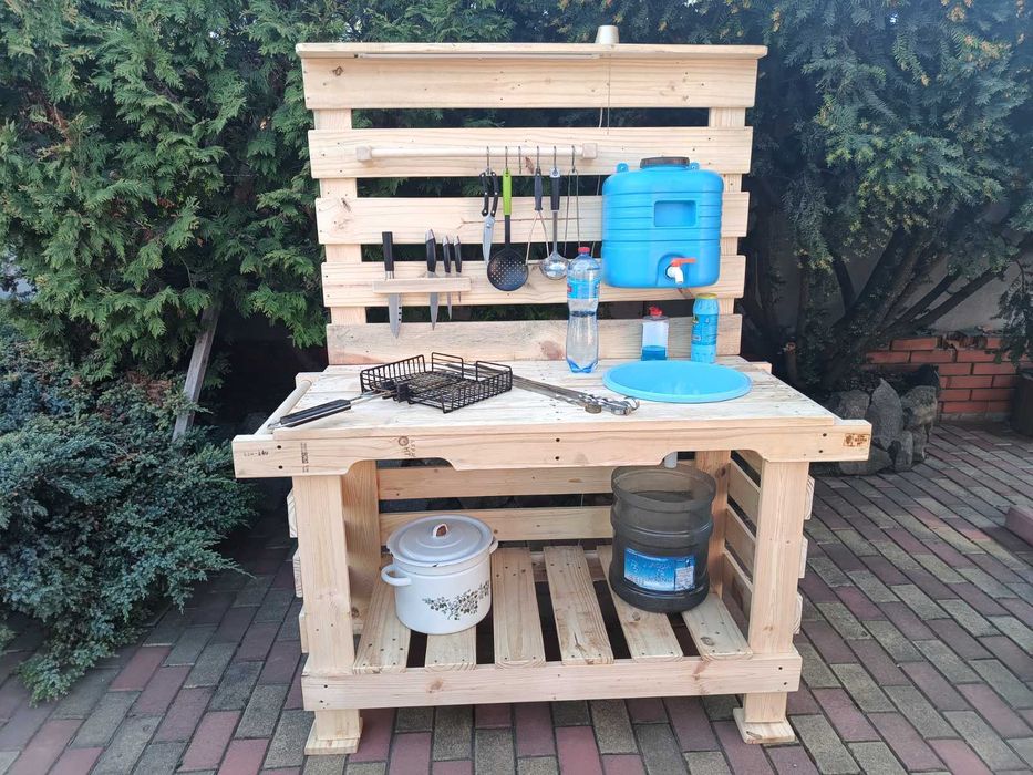 Уличная, дворовая, дачная кухня