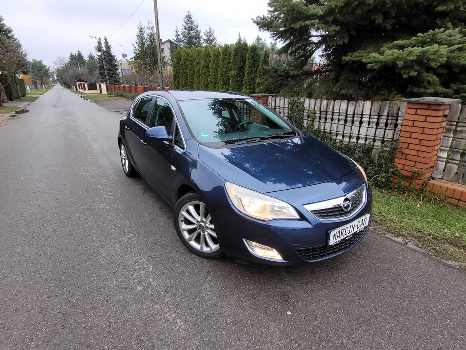 Opel Astra J 1.6 b 115 KM Alu Klimatronik Skóra Serwis NAP !!
