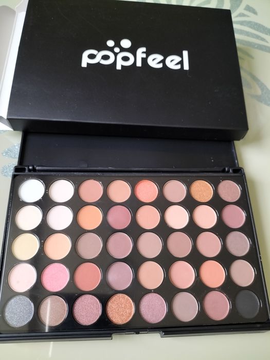 Cienie do powiek paleta nowe Popfeel 40 kolorów