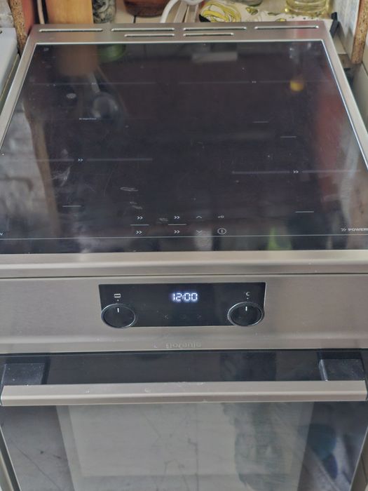 Spszedam kuchenke  Elektryczną wpełni sprawna odbiur osobisty gotuwka