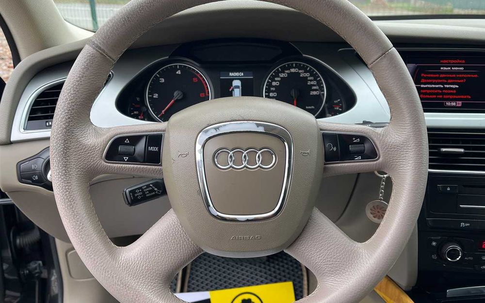 Audi A4  2010 рік
