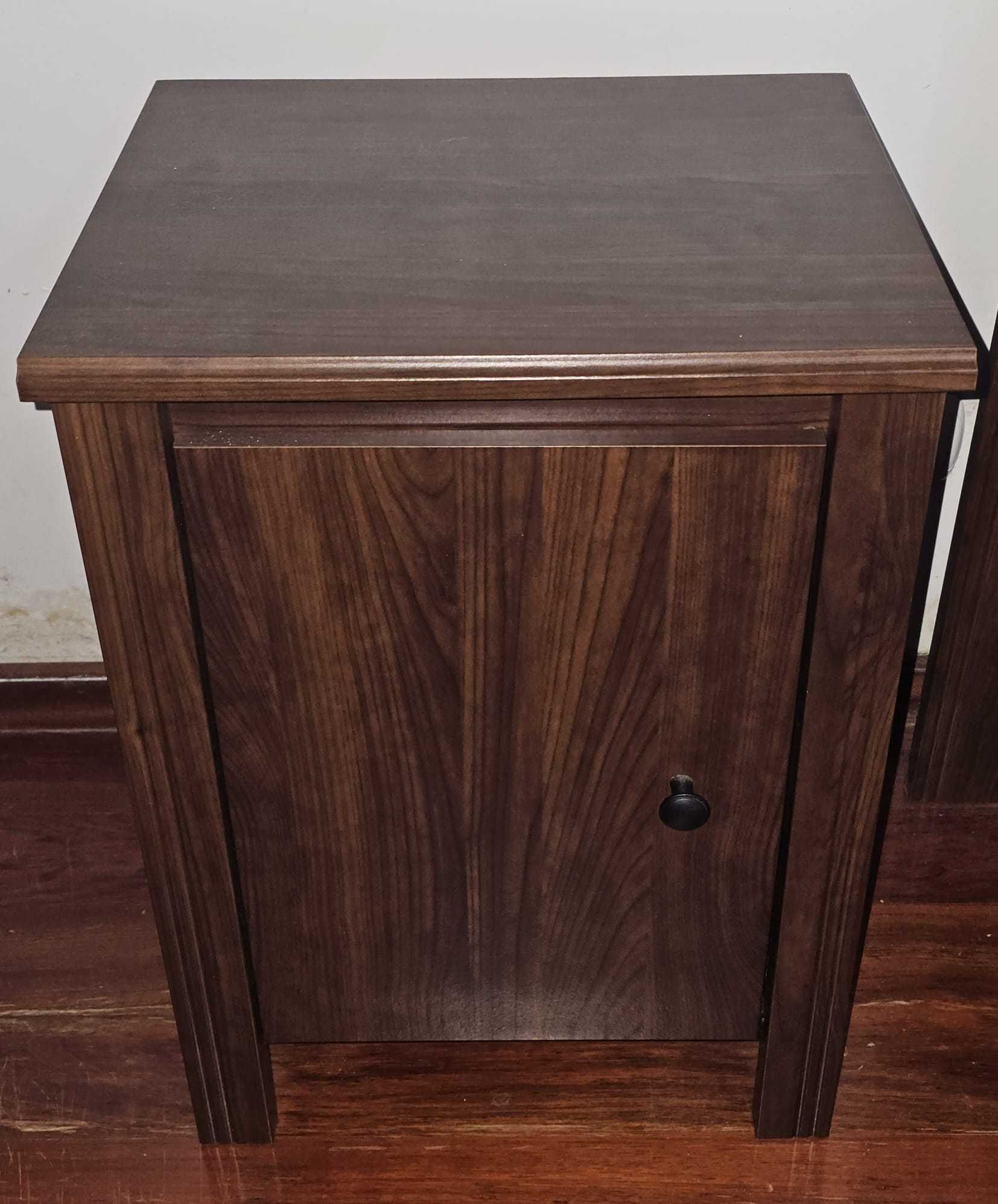 Quarto, Cama, Mesa de Cabeceira e Cômoda