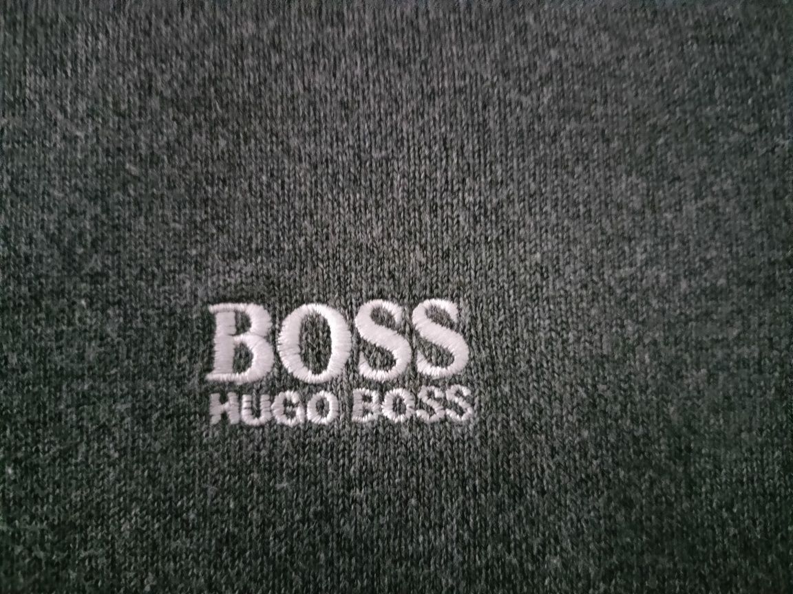 świetny sweterek HUGO BOSS,super stan