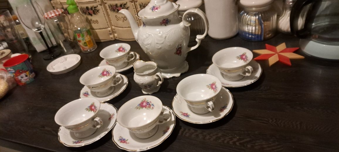 Serwis  kawowy. Porcelana.
