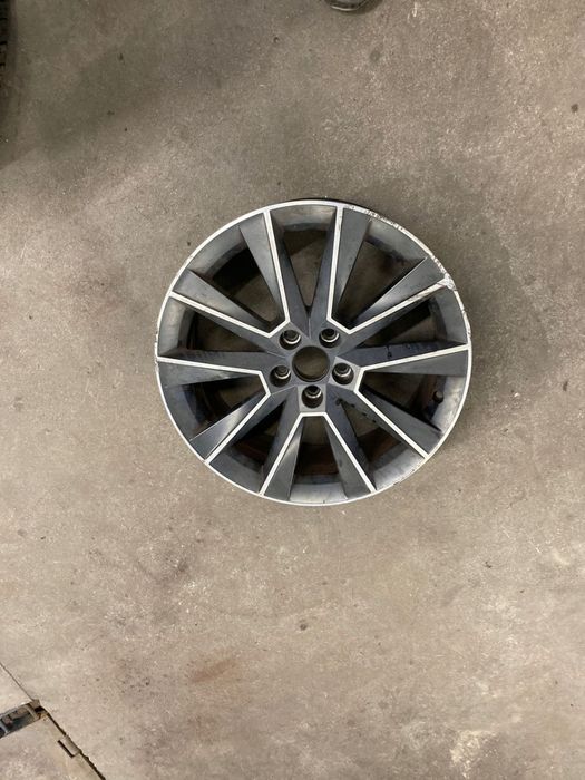 FELGA Aluminiowa Skoda 5x100 7jx17 et46 5JJ601025