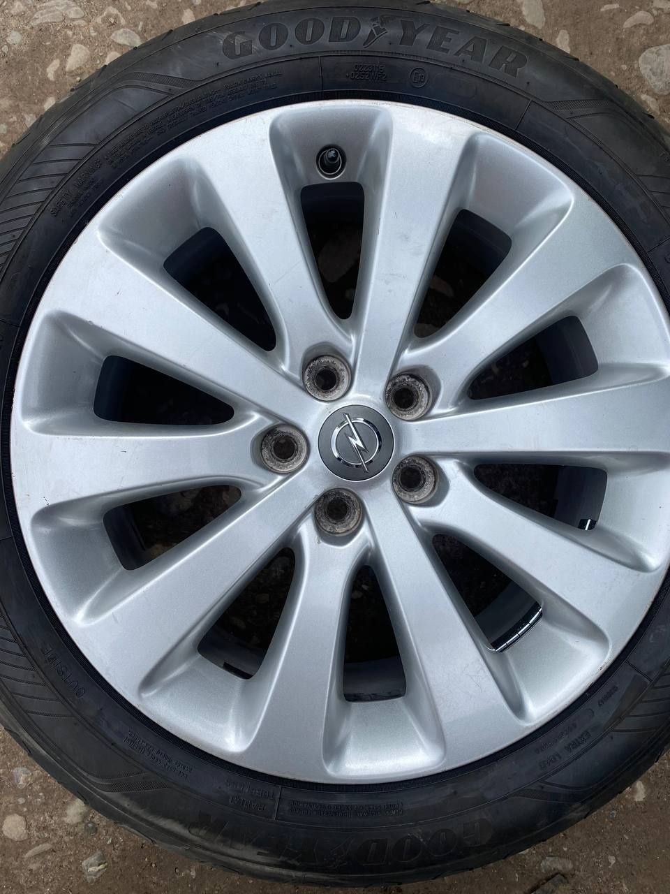 Продам диски на Опель Астра j  R17