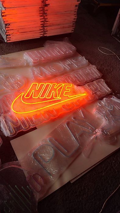 Лайтбокс с LED подсветкой.  Реклама