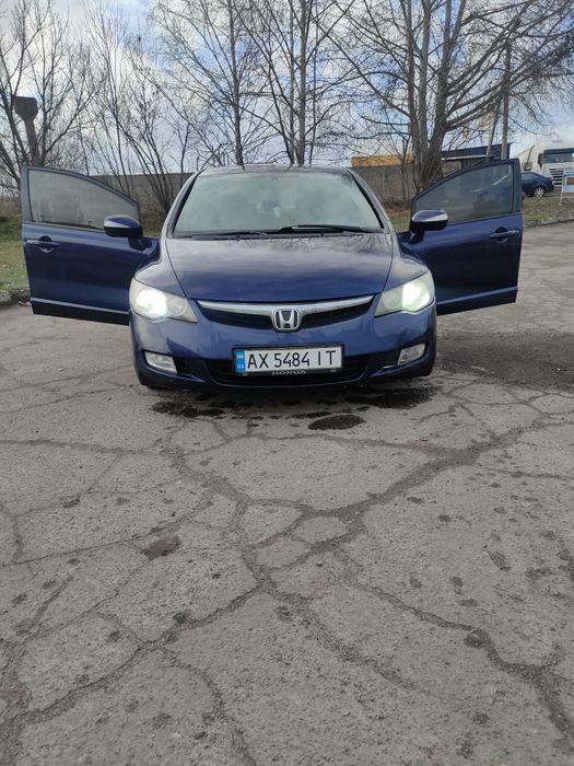 Продам Хонду Сивик 4д