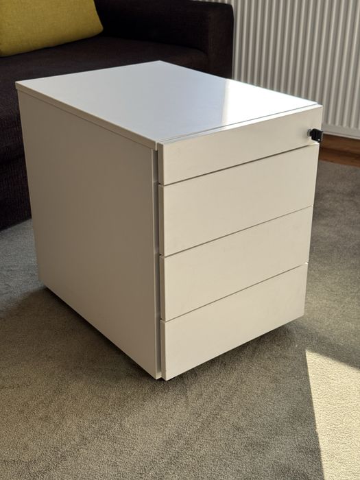 Pomocnik, Kontenerek biurowy