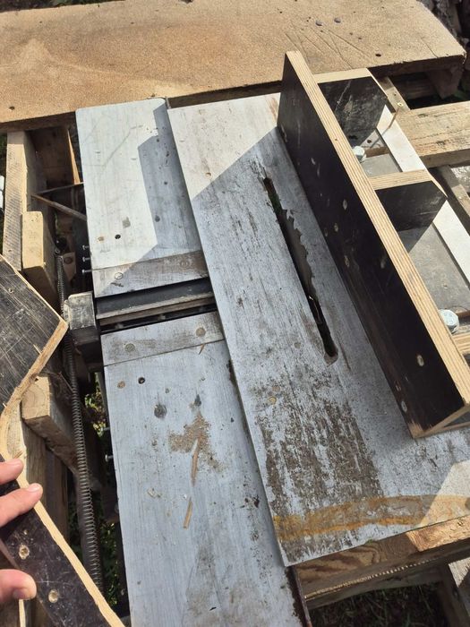 Комбинированный деревообрабатывающий станок