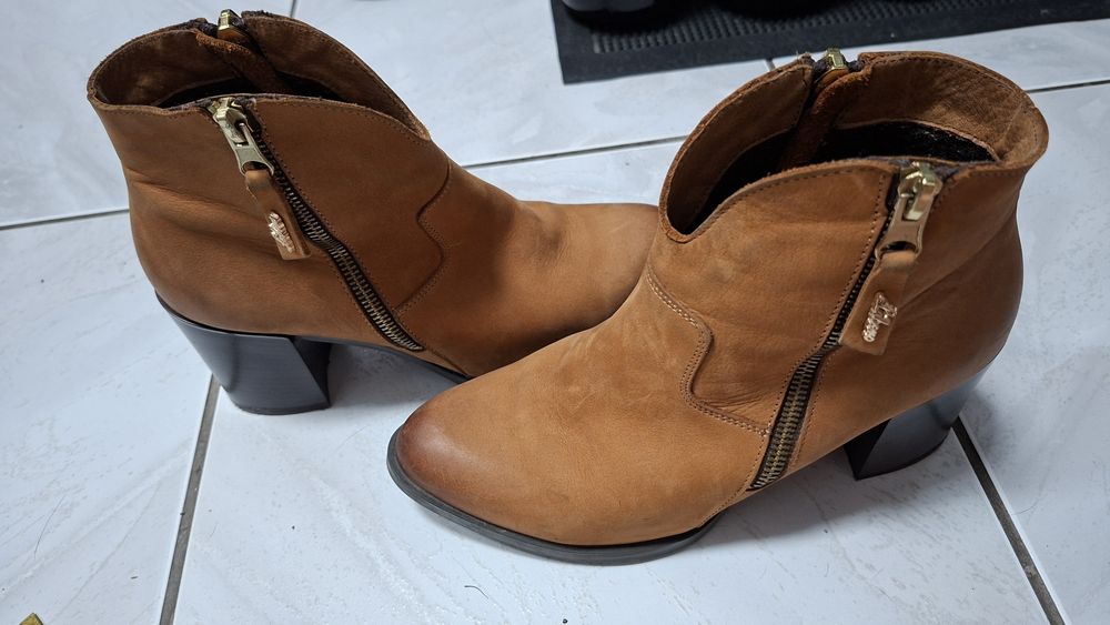 Brązowe botki na obsacie r.37, dł.wkładki 24cm