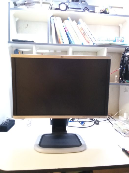 Купіть ось такий чудовий монітор  22" HP TFT купіть будь ласка