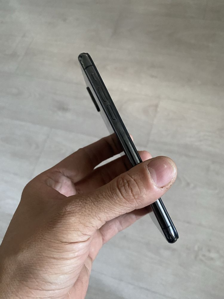 Продам iphone xs 64gb space gray