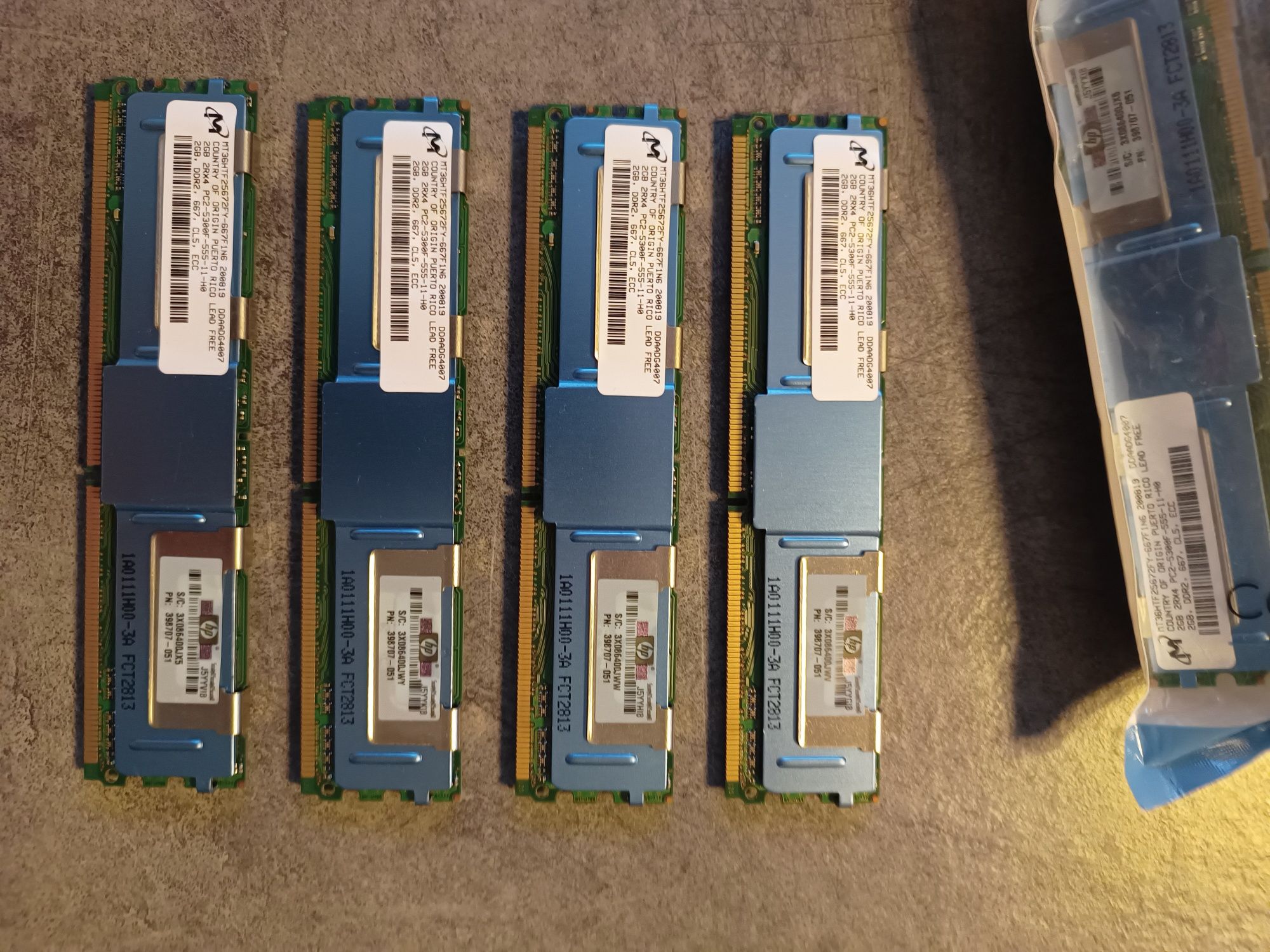 Pamięć RAM. HP. 2GB , DDR2 , 667 , CL5 , ECC. Dostępne 24 sztuki.
