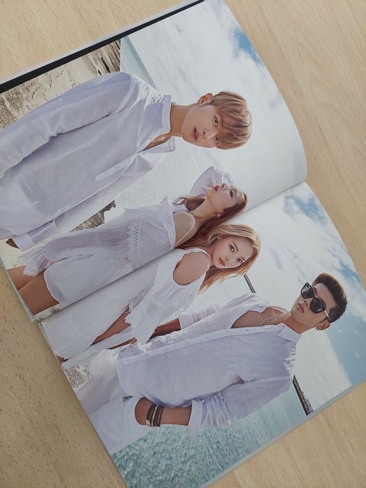 Álbum Kpop KARD "Hola Hola"