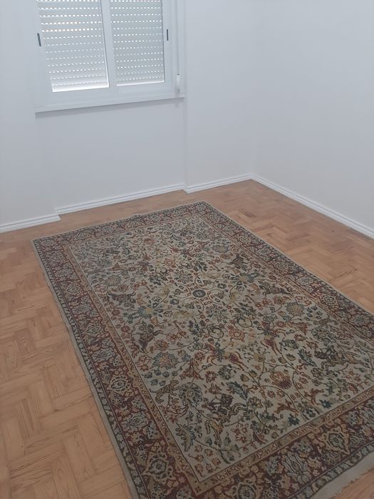 Carpete de sala usada