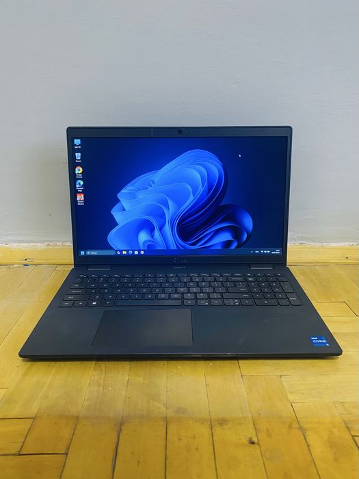 Ноутбук Dell Latitude 3520 / i5 1135G7/ 8 gb ОЗУ/ 128 gb ssd m2