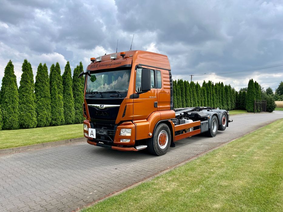 MAN TGS 26.440 Hakowiec Meiller  Man Tgs 26.440 Hakowiec Meiller 2016 Oś skrętna Manual Niski przebieg