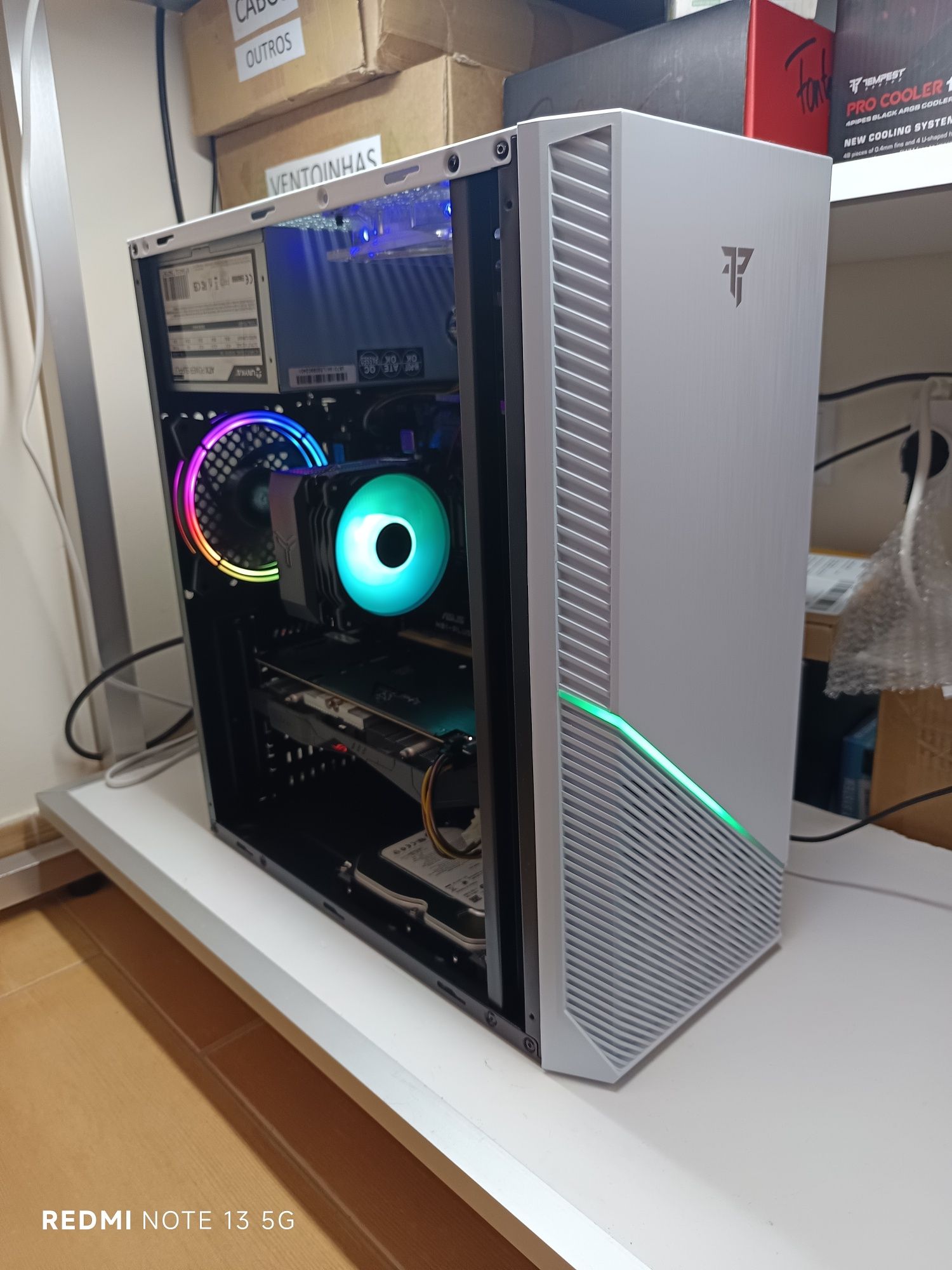Desktop ASUS i5 4460 3.2 GHz 
Processador i