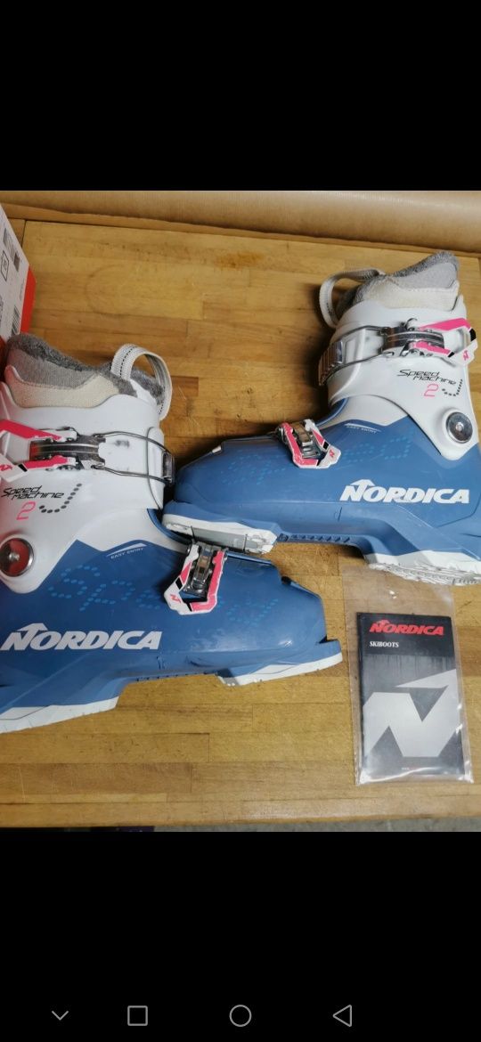 Buty narciarskie dla dziewczynki Nordica