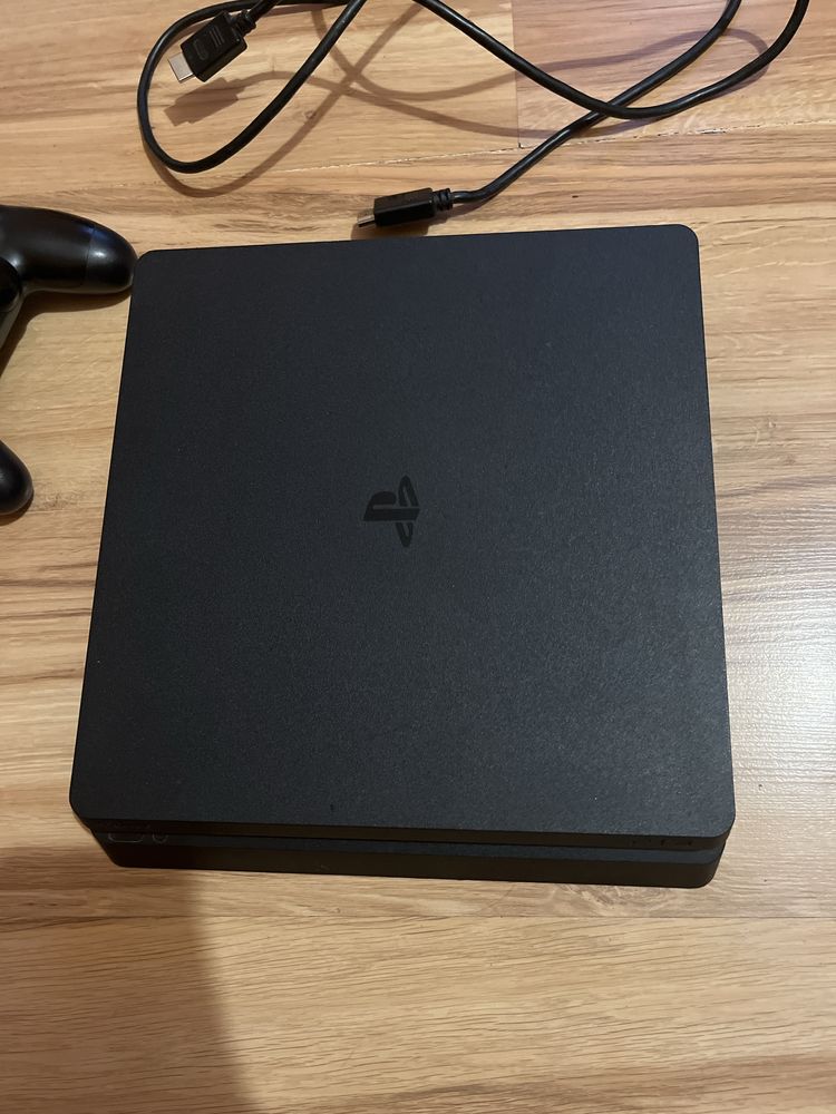 Ps4 model CUH2226A + 13 gier gry pokazane na ostatnim zdj