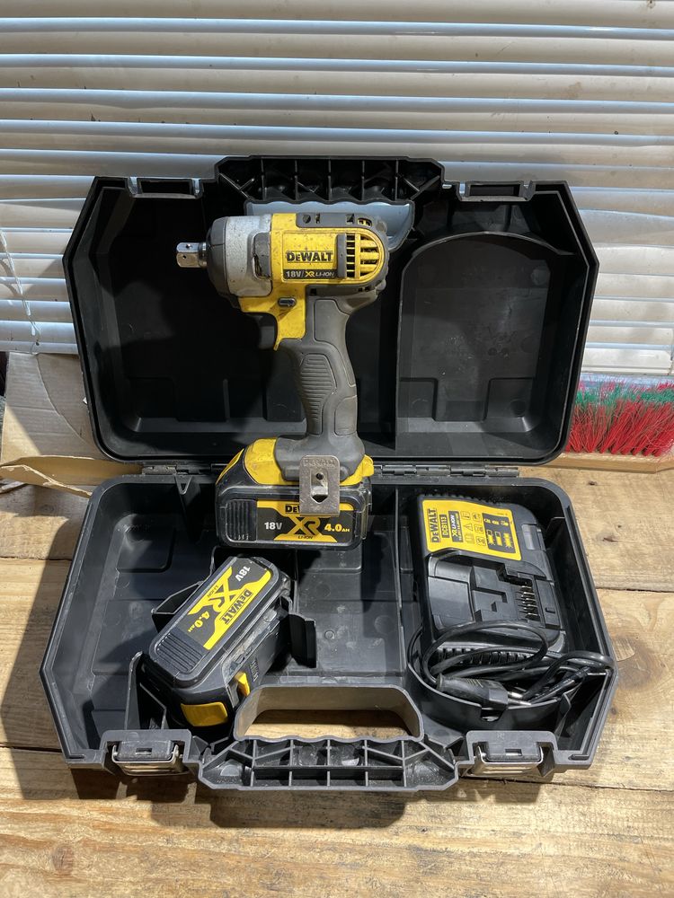 Гайковерт DeWALT DCF 880