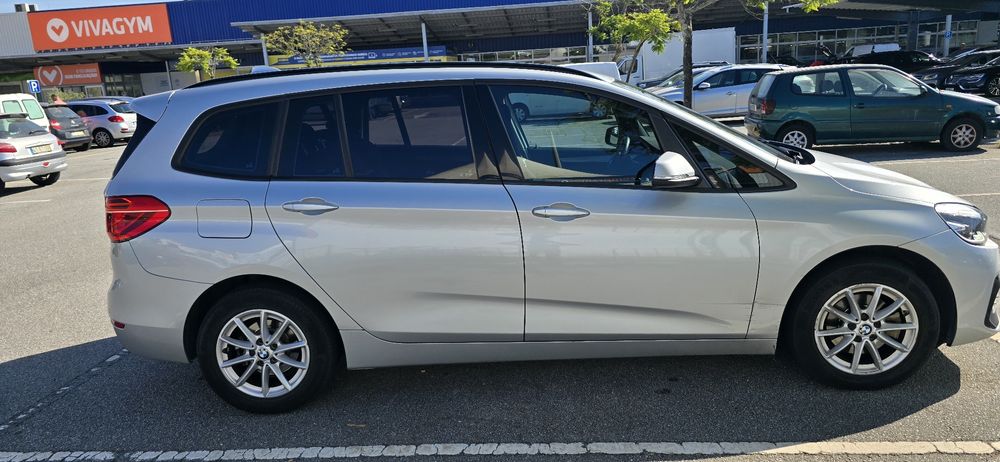 BMW 216 d Grand Tourer 7 lugares Automático