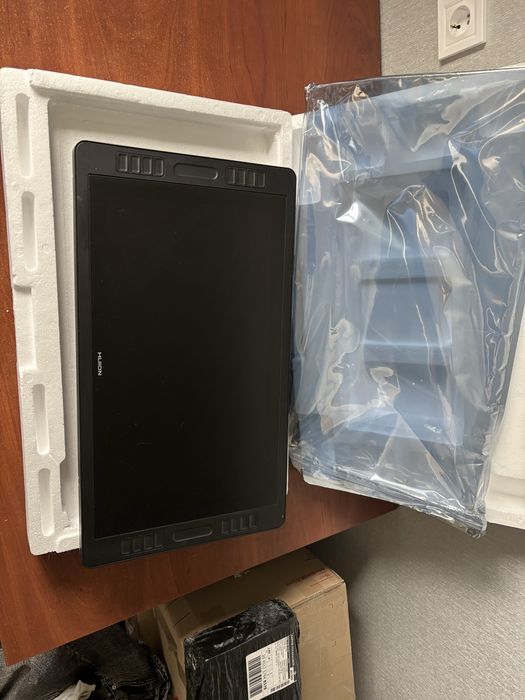 Графічний монітор Huion Kamvas Pro 20