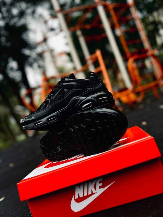 Мужские кроссовки Nike TN PLUS Черные Чоловічі кросівки найк ТН ПЛЮС