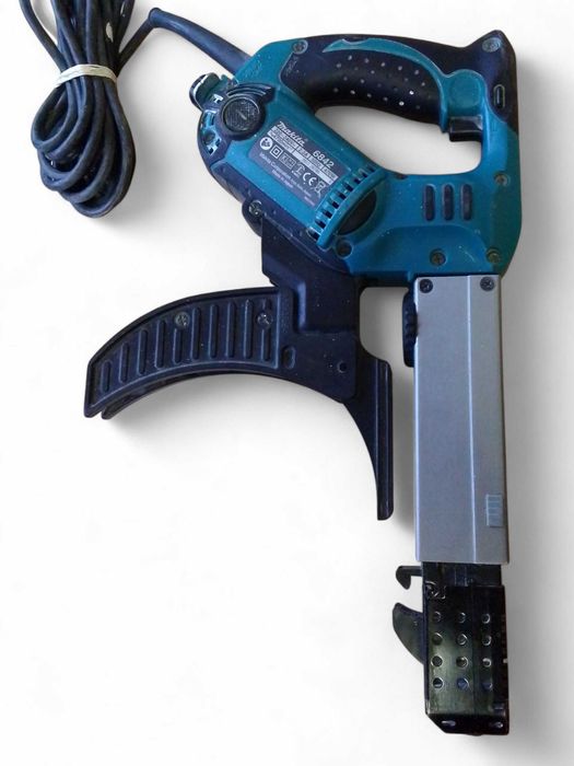 Wkrętarkę Sieciową z magazynkiem Makita 6842 do płyt g-k