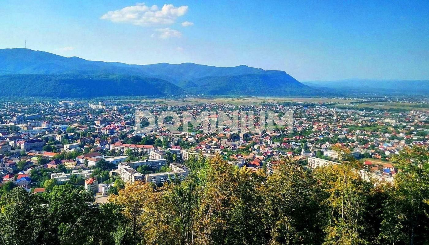 Продається 3 кімн. пентхаус у м.Хуст