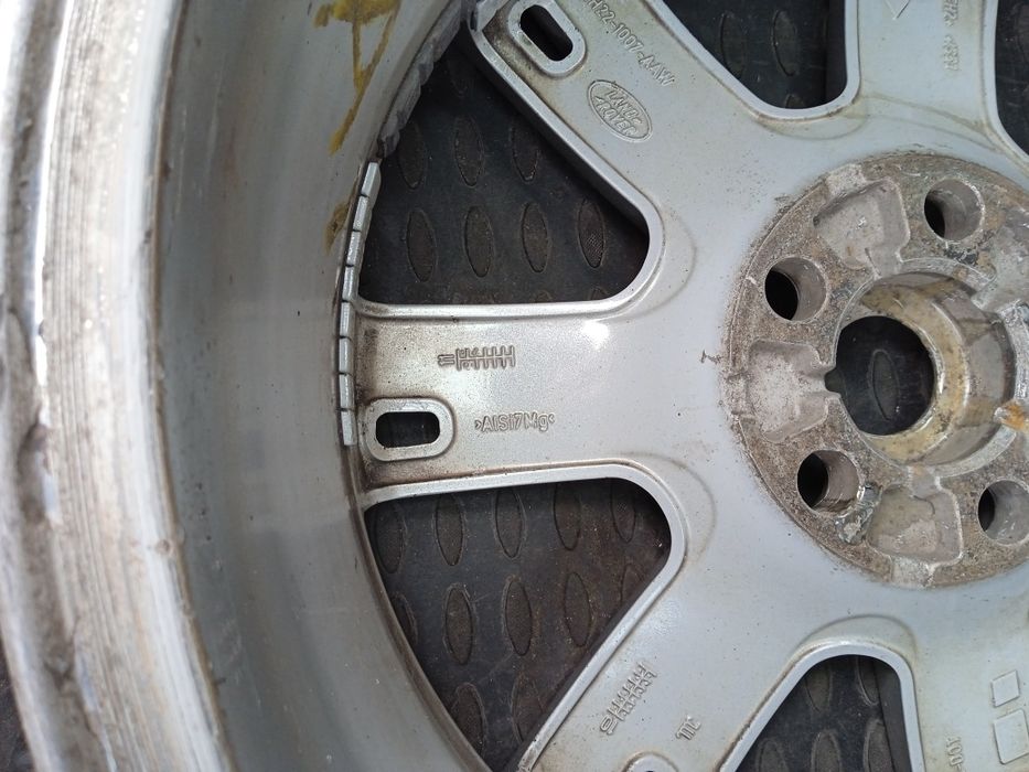 Диски на 19, оригінальні.