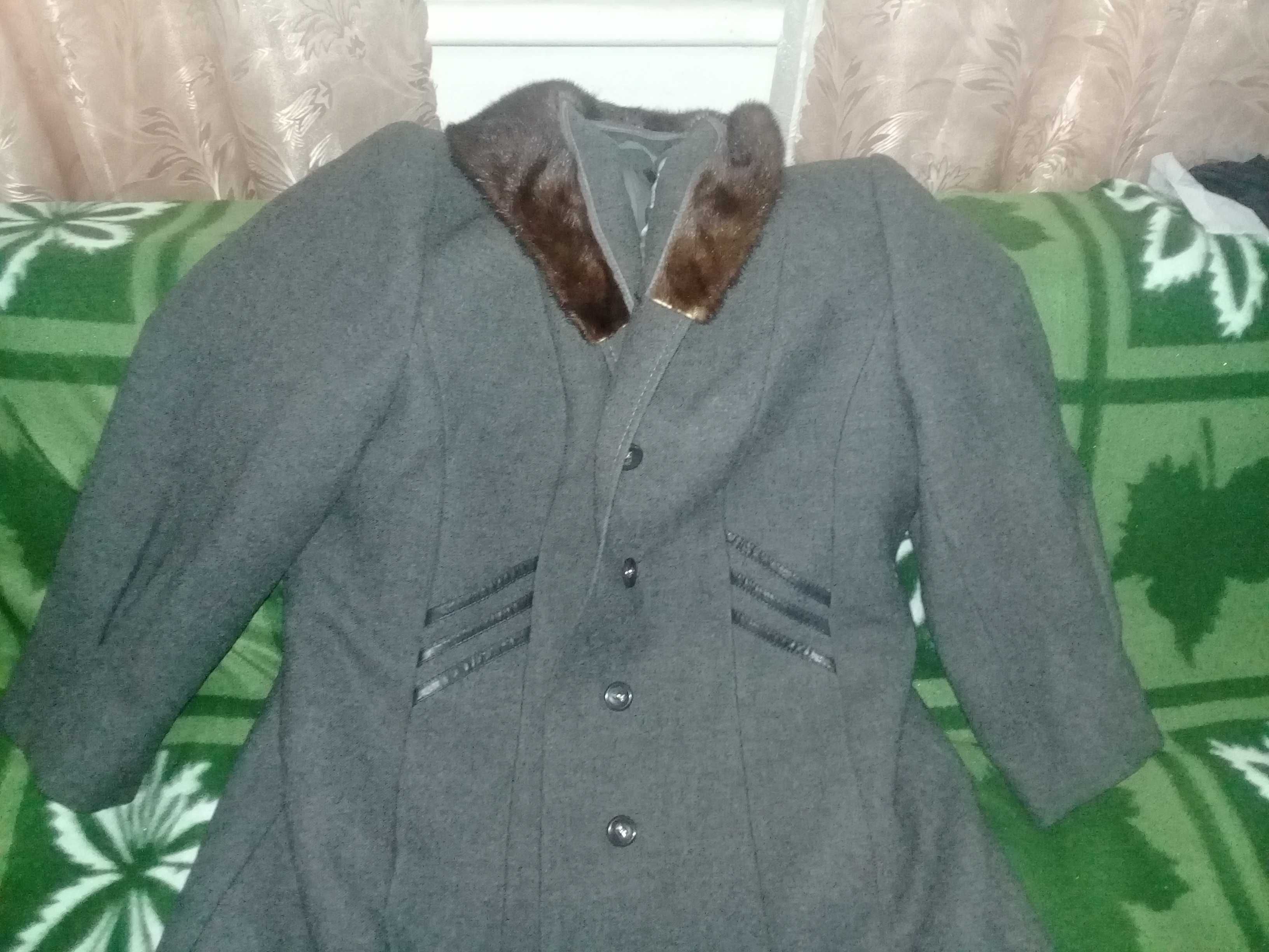 Женское пальто шерстяное