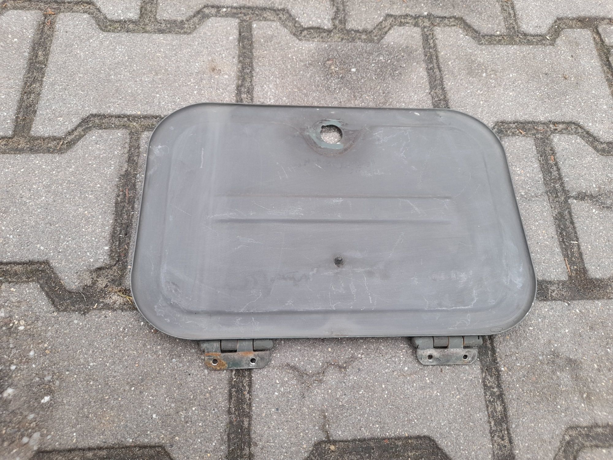 Drzwiczki schowka honker