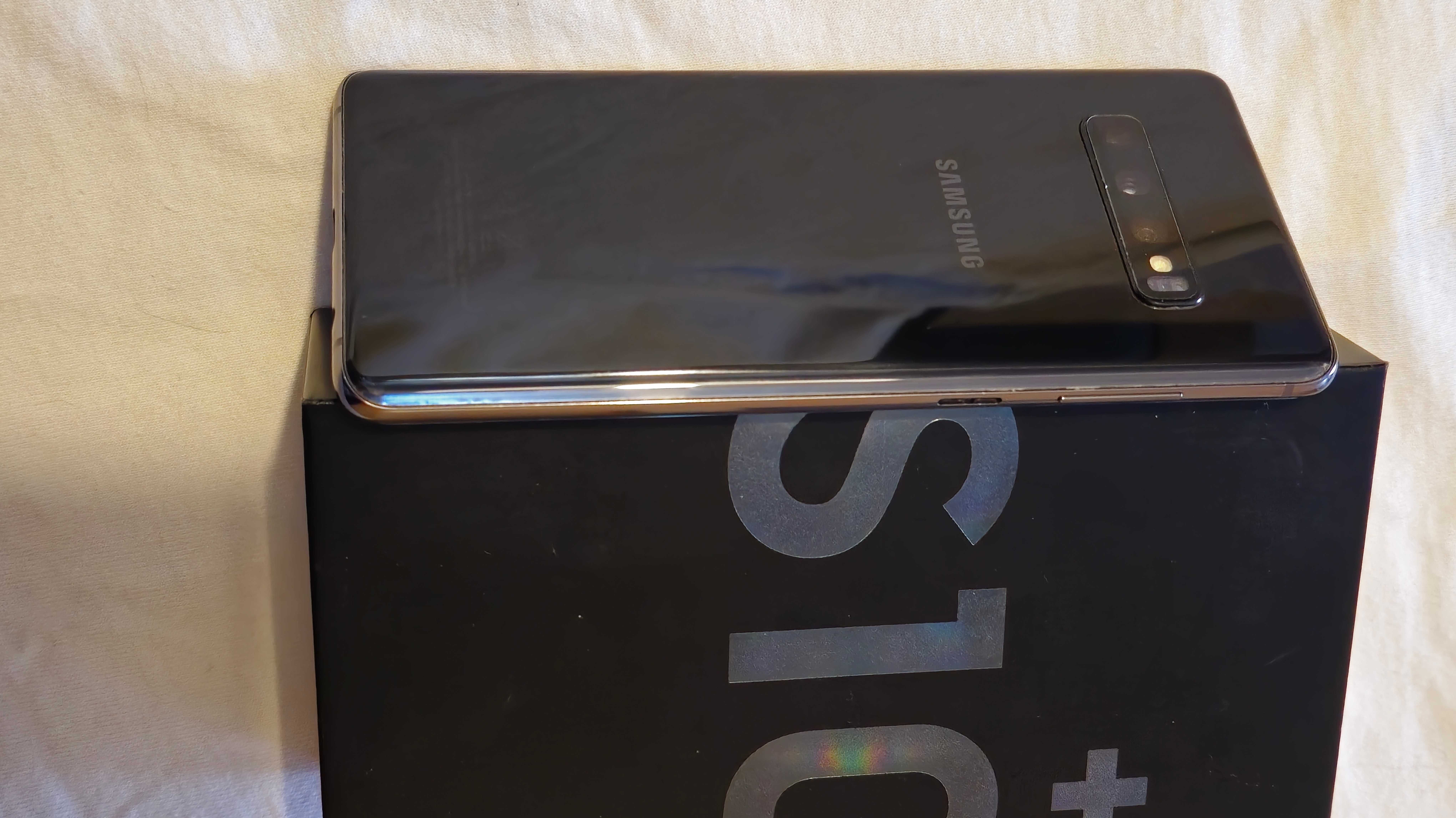 Samsung Galaxy S10+ Plus czarny stan b.dobry gratisy
