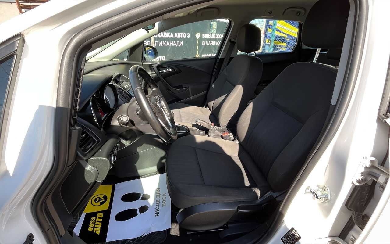 Opel Astra Sports Tourer 2014