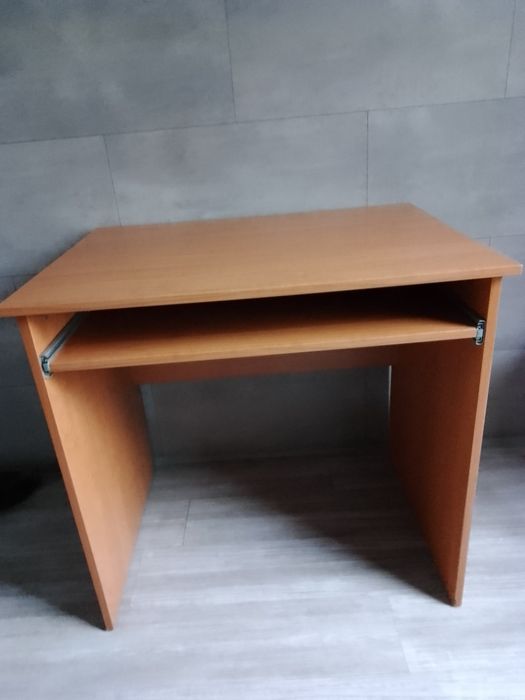 Стол офисный в отличном состоянии