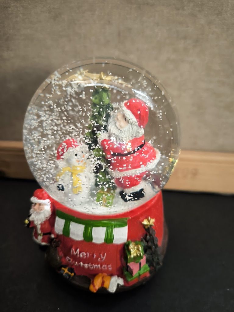 Caixa de Música Globo de Neve com pai natal e boneco neve