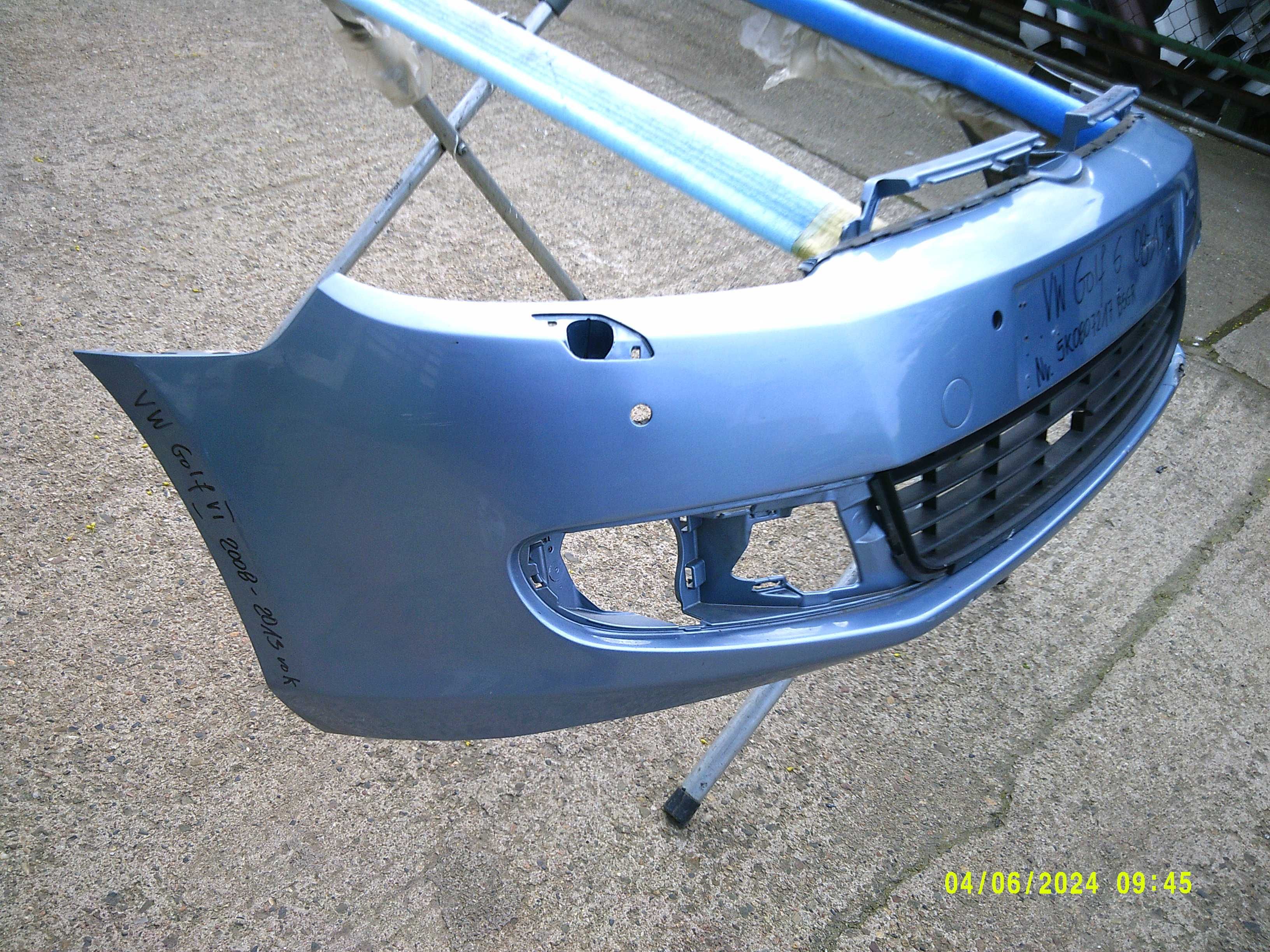 Zderzak przedni VW Golf VI 08-13rok. pod czujniki i spryskiwacze refl.