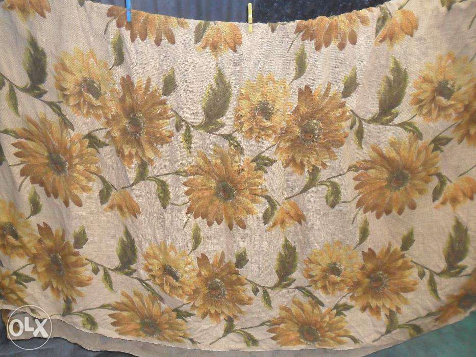 Cortinado em tecido de juta