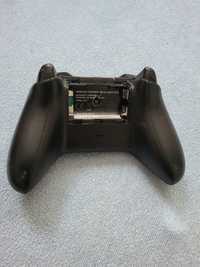 Pad Xbox One czarny