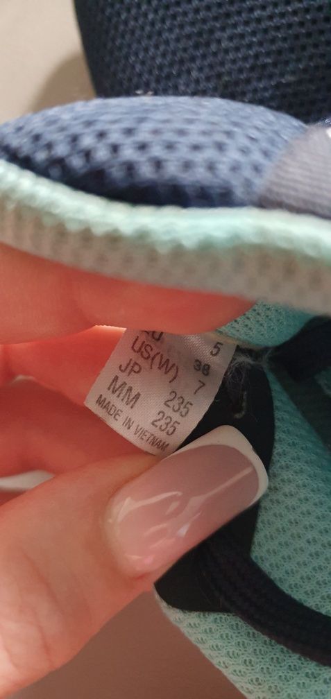 Buty sportowe Helly Hansen 38
