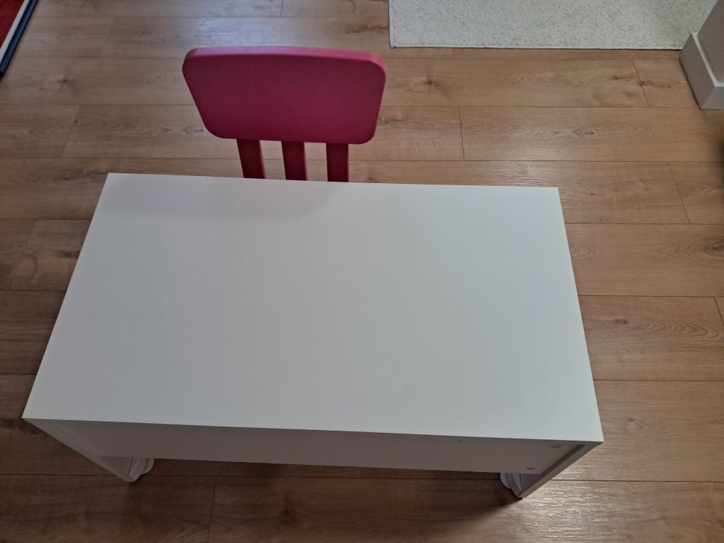 Biurko smastad dla małego dziecka ikea smastad ławka, skrzynia