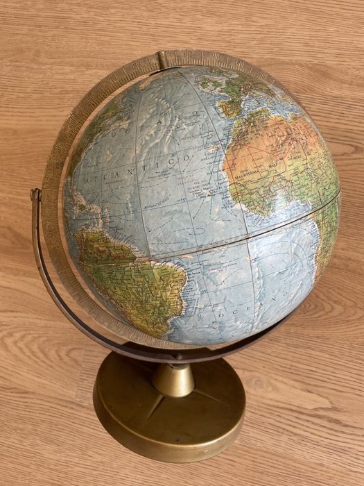 Globo vintage em bom estado