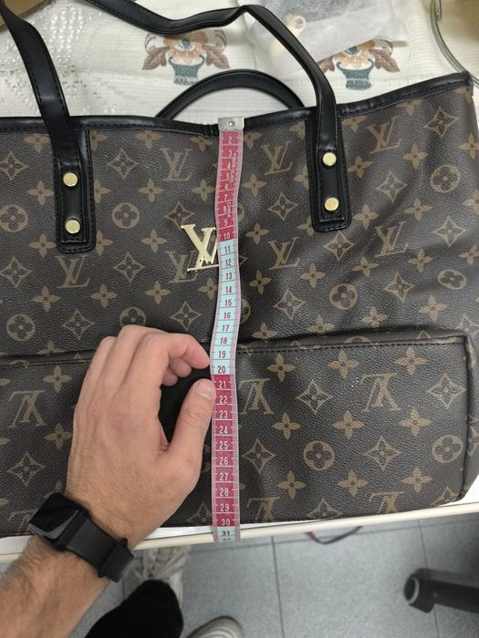 Mala de ombro da Louis Vuitton