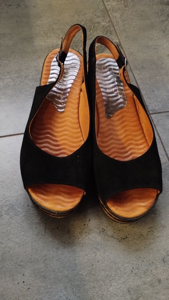 Buty na platformie czarne pomarańczowe