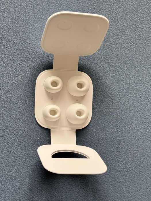 AirPods Pro - Wireless Charging Case