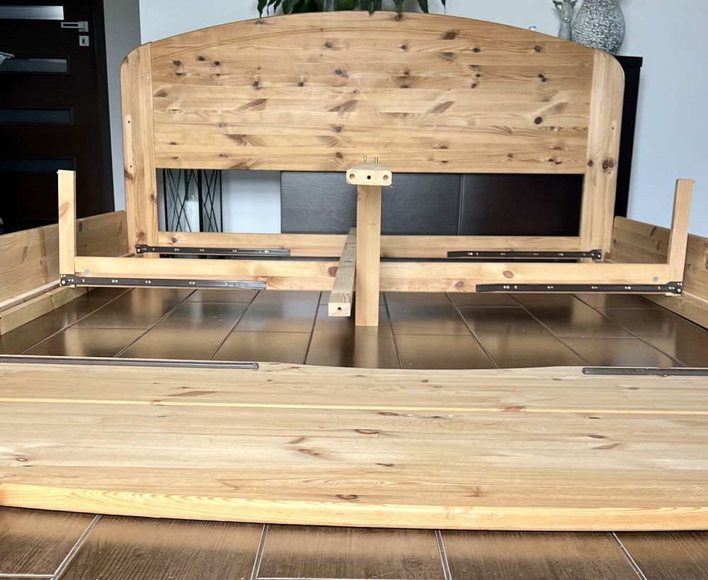 Drewniana rama łóżka 180x200 z szufladami